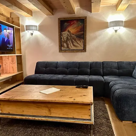 Chalet Marmotte Mountain Pic